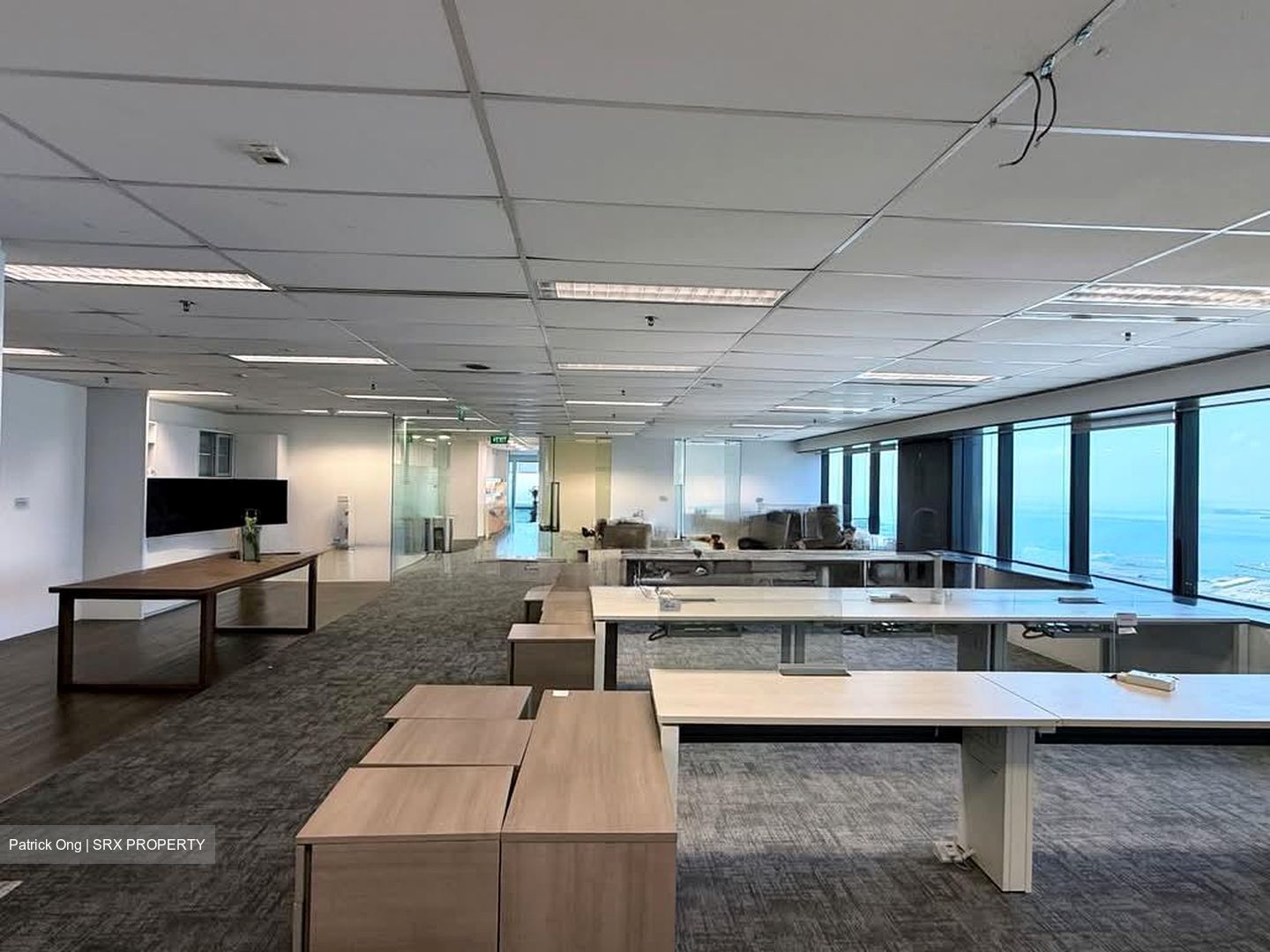 Oue Downtown (D1), Office #547800471